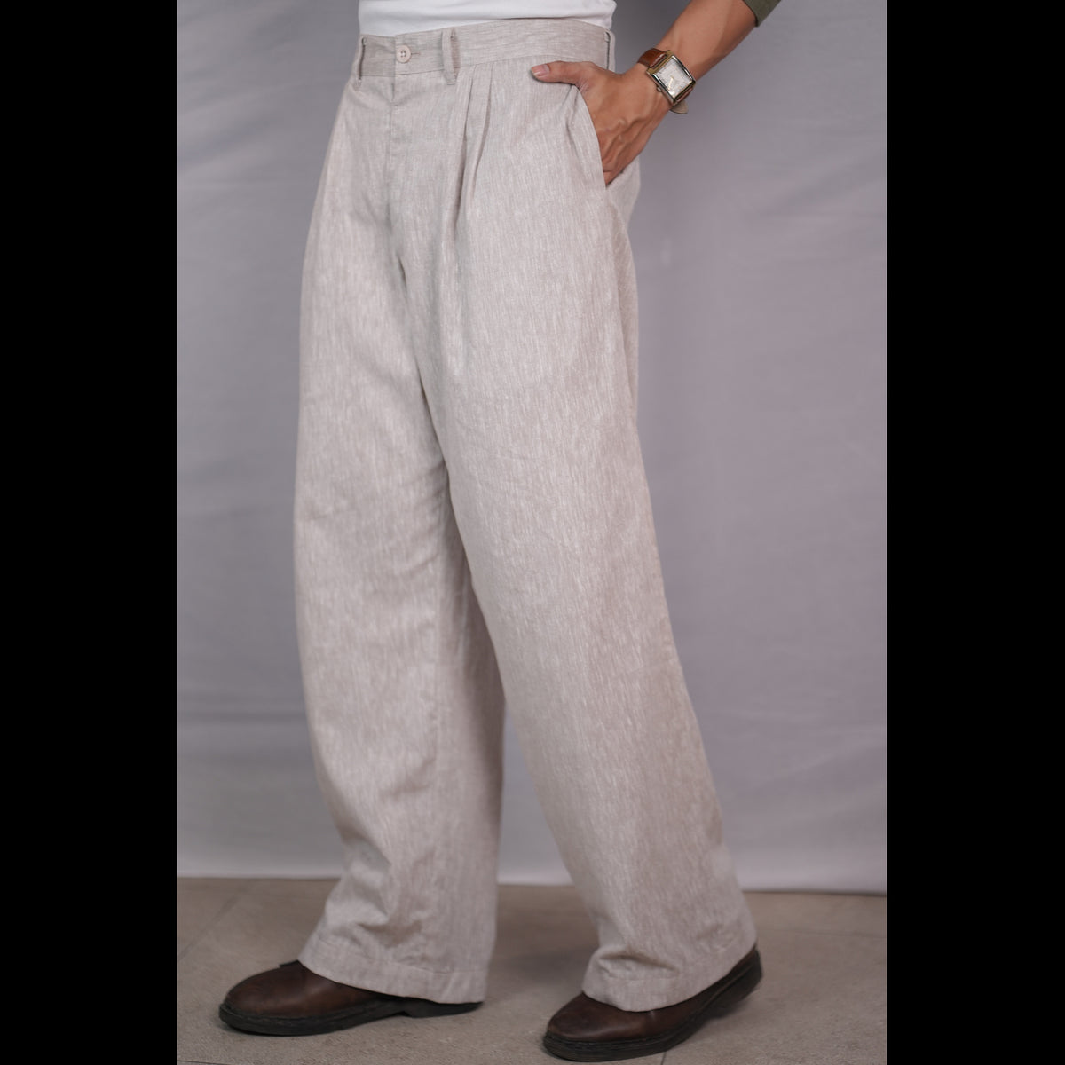 Pull-On Linen Trousers in Sand