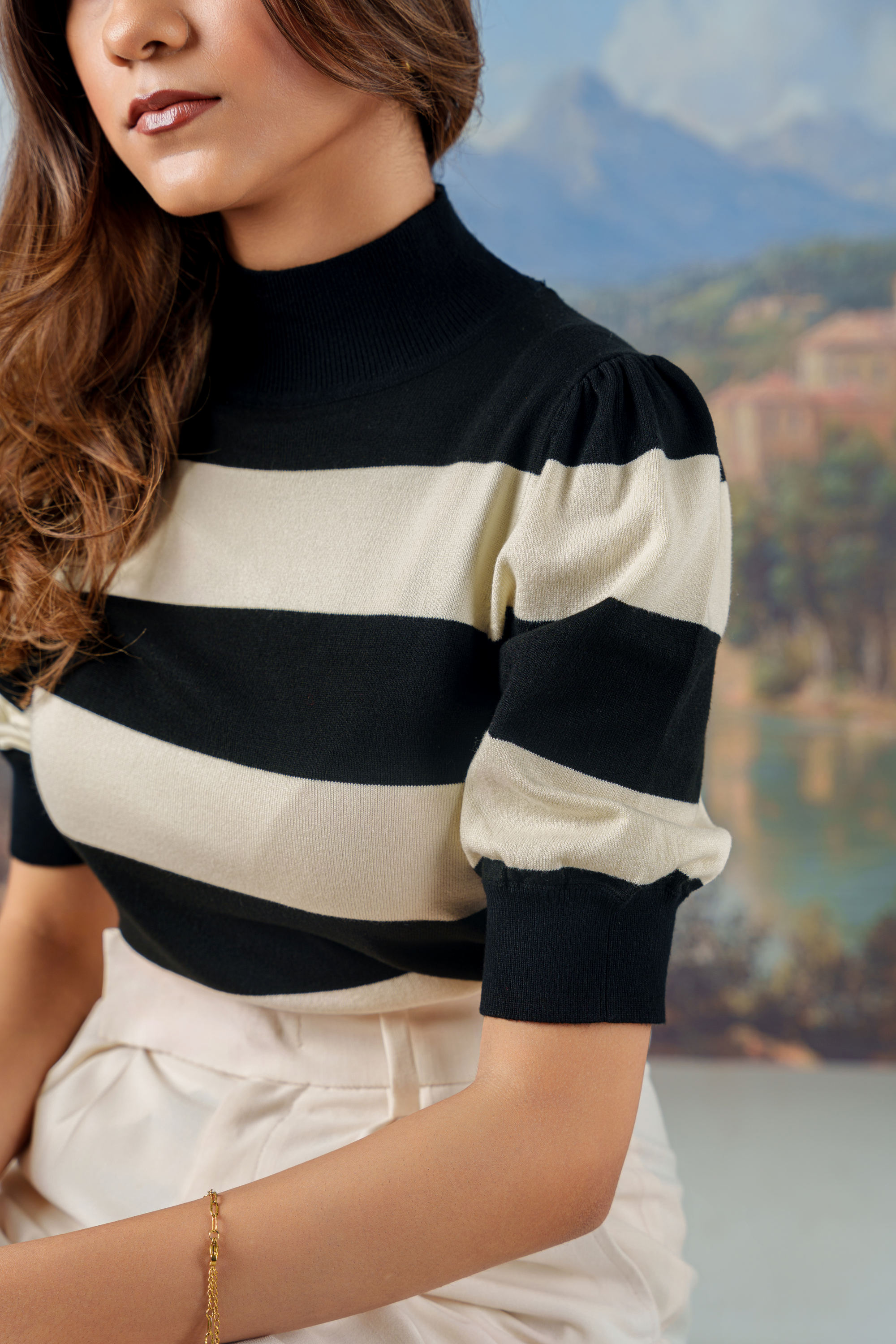 Puffed Sleeve Knit Top