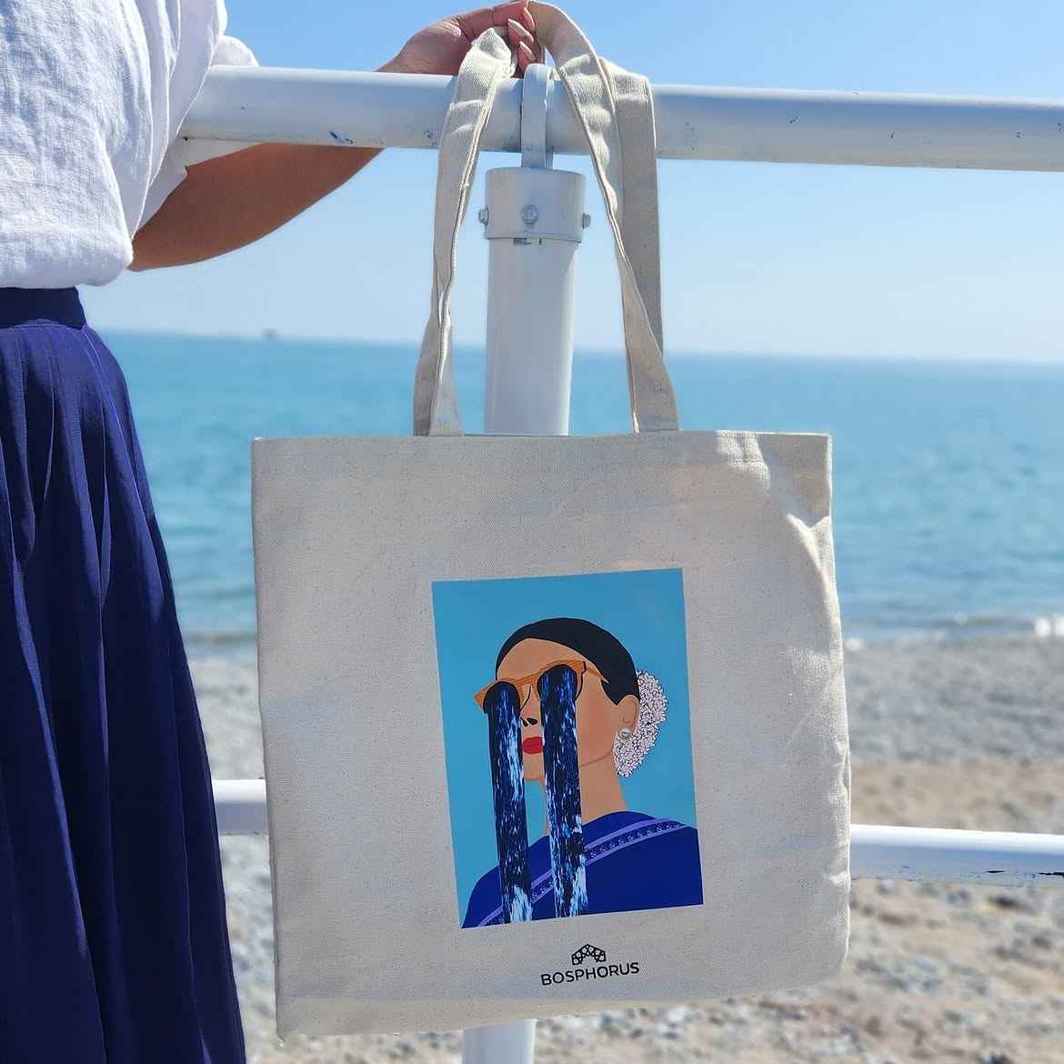 Feeling Blue Print Medium Tote Bag