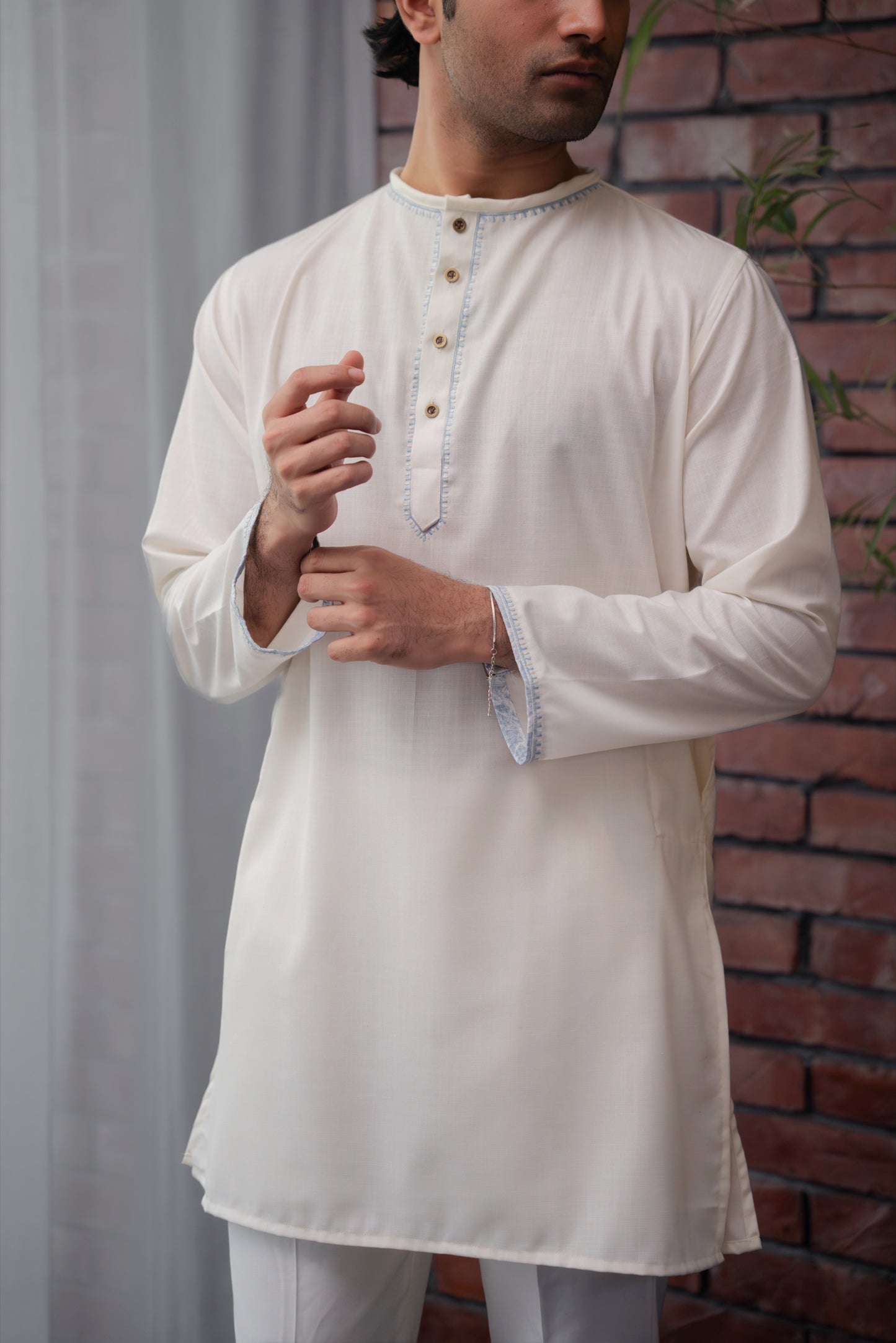 Aarish Embroidered Contemporary Kurta