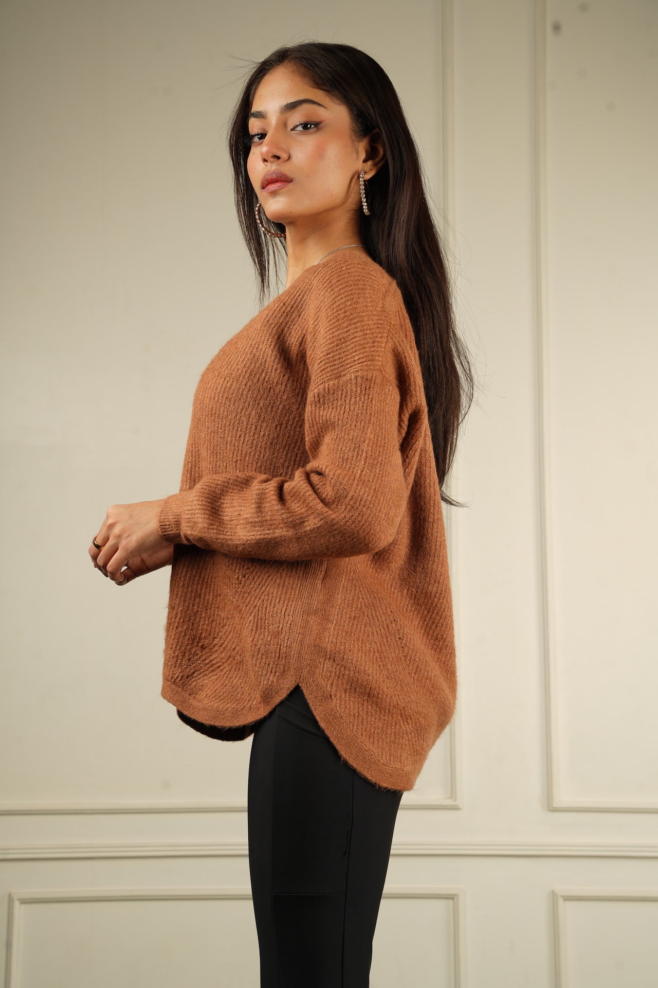Cinnamon Oversized V-Neck Sweater - Bosphorus Fashion Ltd.